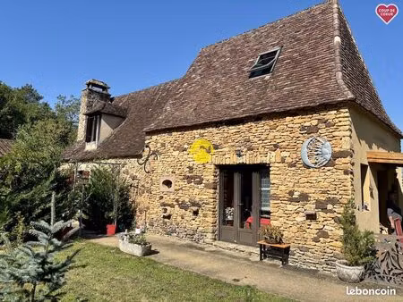 maison typique du périgord