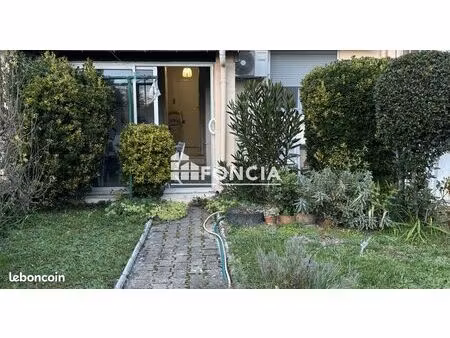a vendre maison avec jardin et garage