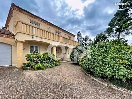 maison 5 pièces 228 m²