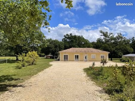propriete de 6 hectares avec maison + gite