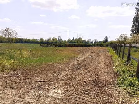 terrain constructible et viabilisé 1 7 hectares