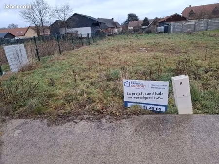 terrain 593 m² pitres