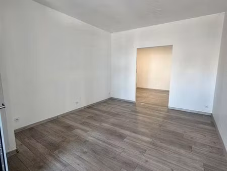 local commercial 60 m²