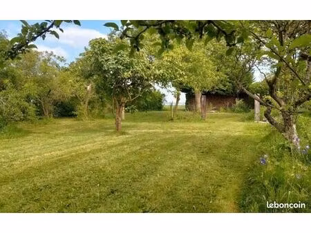 terrain 1 035 m² tostes