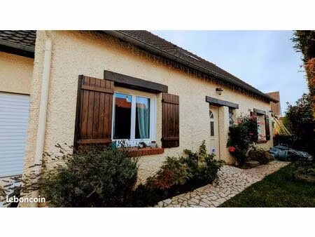 maison de 120m2 à epernon  120m2  3 chambres   garage  piscine