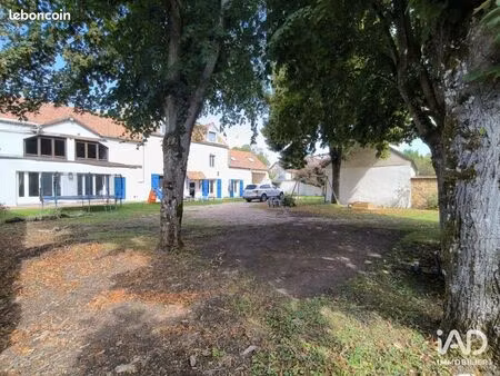 propriété 7 pièces 337 m²