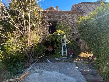 maison à restaurer avec terrasse et terrain