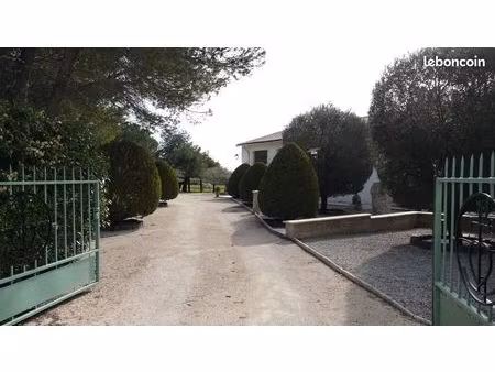 mas 10 pièces 250m² 2 logements 25 000m² box chevaux
