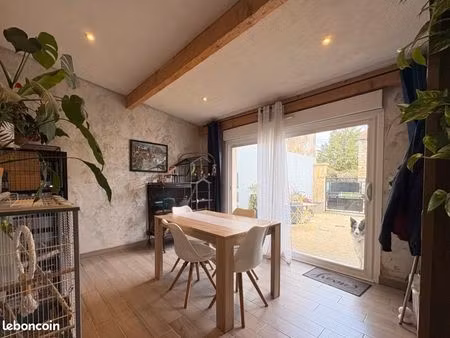 maison de ville mitoyenne avec jardin