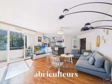lumineux appartement 83m² - grande terrasse - dernier étage - bayonne