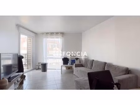 saint-pierre-du-perray - 3 pièces avec terrasse et 2 parkings en sous-sol à vendre