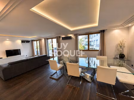 bien d'exception ? appartement rare de 137 m² au coeur des gratte-ciel