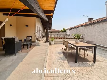 maison - 150 m² - 5 pièces - cour - garage - cognac