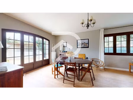 maison rénovée à vendre à marly-le-roi - dpe c  5 chambres  jardin  sous-sol total