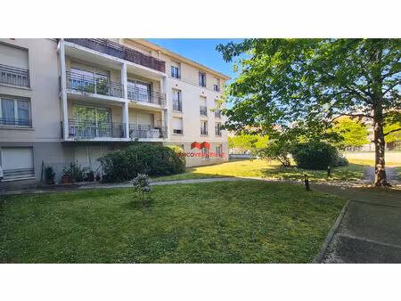 appartement t2 de 38.41 m2 + balcon + box de garage