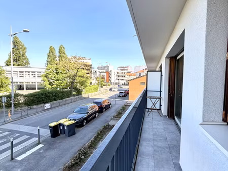 ** bel appartement de 2 pieces avec balcon  parking et cave