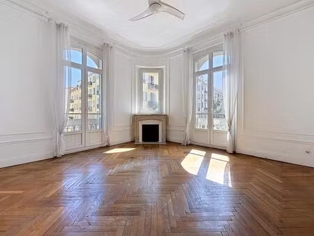 nice quartier wilson - 3/4 pièces de 113m2 dans magnifique immeuble bourgeois