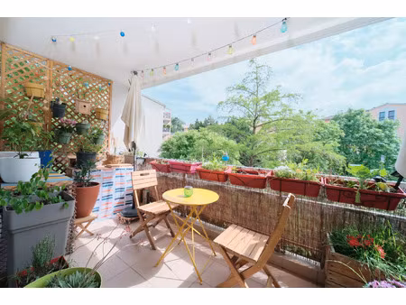 lumineux t4 familial offrant calme et vue sur la verdure