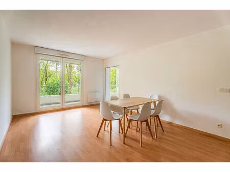 appartement t3 de 68.39m2 -lumineux avec balcon et parking - pessac
