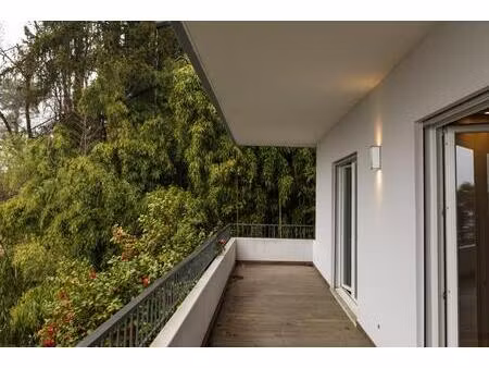 **magnifique appartement 2 chambres avec extérieur et place de parking !!**