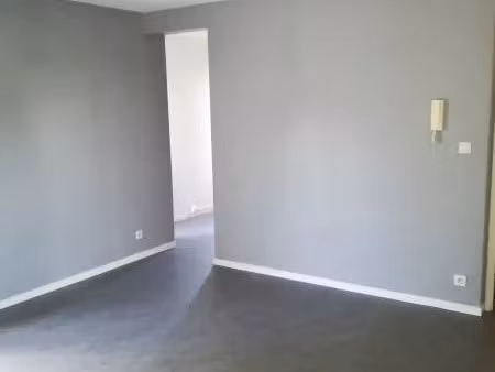 location appartement 2 pièces 43 m² à poitiers (86000)