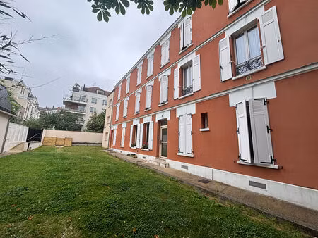 f2 meuble - 32.04 m²-centre-ville de suresnes