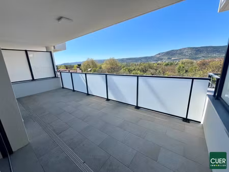 appartement type 2 de 45 m2 avec terrasse et garage