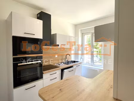 maison de village entièrement rénovée - 64 30 m2 - 4 pièces