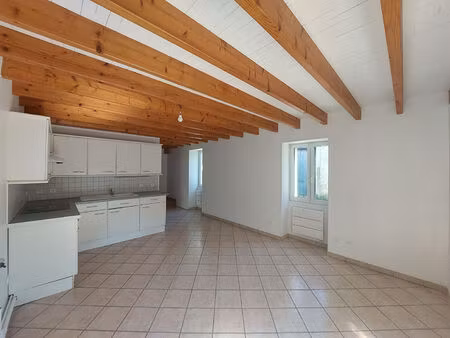 maison t3 57m² - mauzé s/ mignon