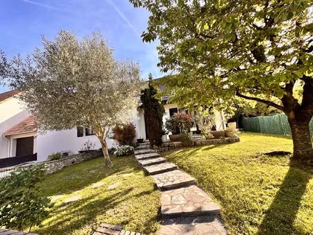 belle maison de plain-pied proche transports et commerces