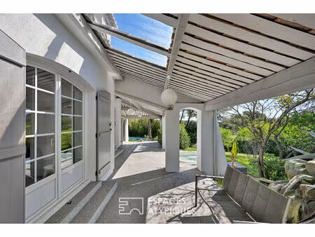 villa de caractère et son parc de 3 200 m² de liberté créative
