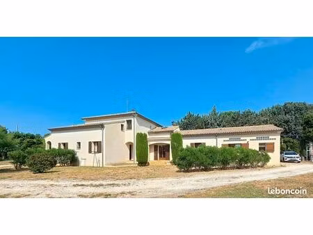 maison 5 pièces 235 m²