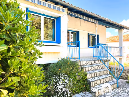 maison en partie sur sous sol - 6 pieces - beau jardin - sud