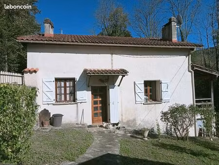 maison ancienne dans la vallée de l'arbas