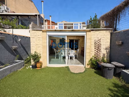 maison de village avec extérieur et garage coeur de pérols