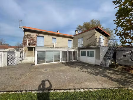 vente maison 8 pièces 150 m² savigneux (42600)