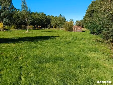 vend terrain 1652 m2