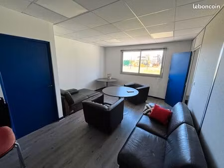 local 1053 m² chateaulin