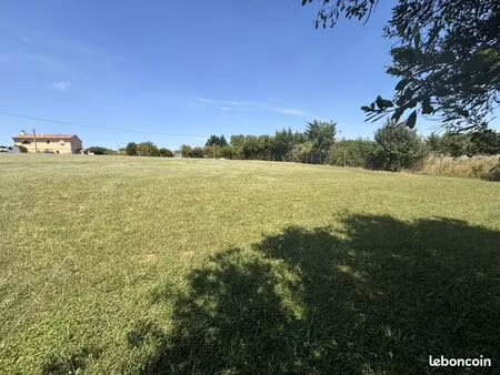 terrain viabilisé de 608 m² à 5 min de lacroix falgarde