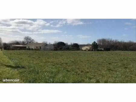 terrain 1 005 m² aureville