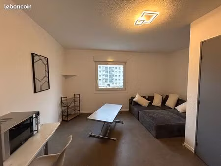 studio 1 pièce rénové proche de la gare