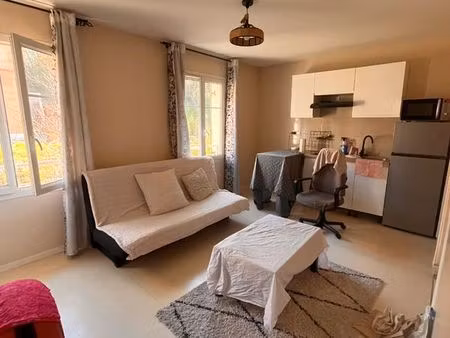 studio meublé pour une fille