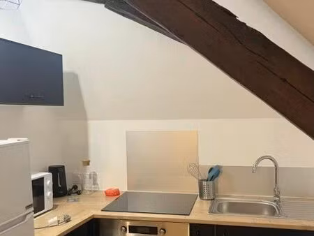 appartement 3 pieces meublé dans le centre ville de gennes