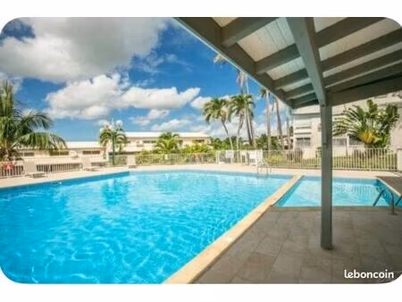 t2 piscine vue mer marina gosier