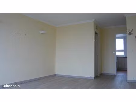 loue t3 de 63 m2 (+ loggia + parking + cave ) à meudon-la-forêt  à 1330 /mois tcc