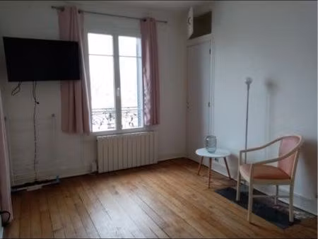 beau t2 meublé.libre le 31 mai