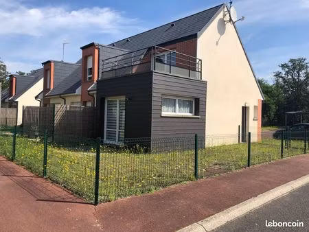 maison de 54 m2 avec cours et place de parking