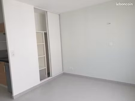 studio 1 pièce 22 m²