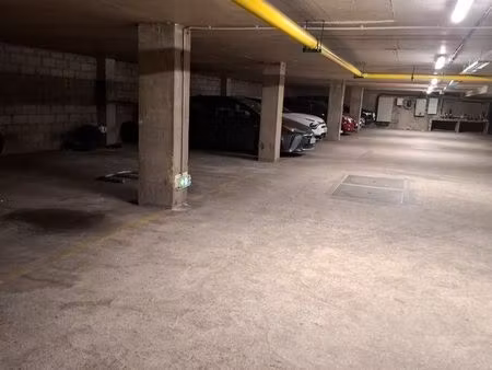 parking a louer