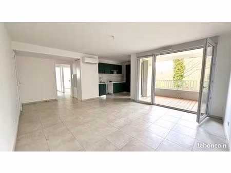 appartement 3 pièces 64 m²